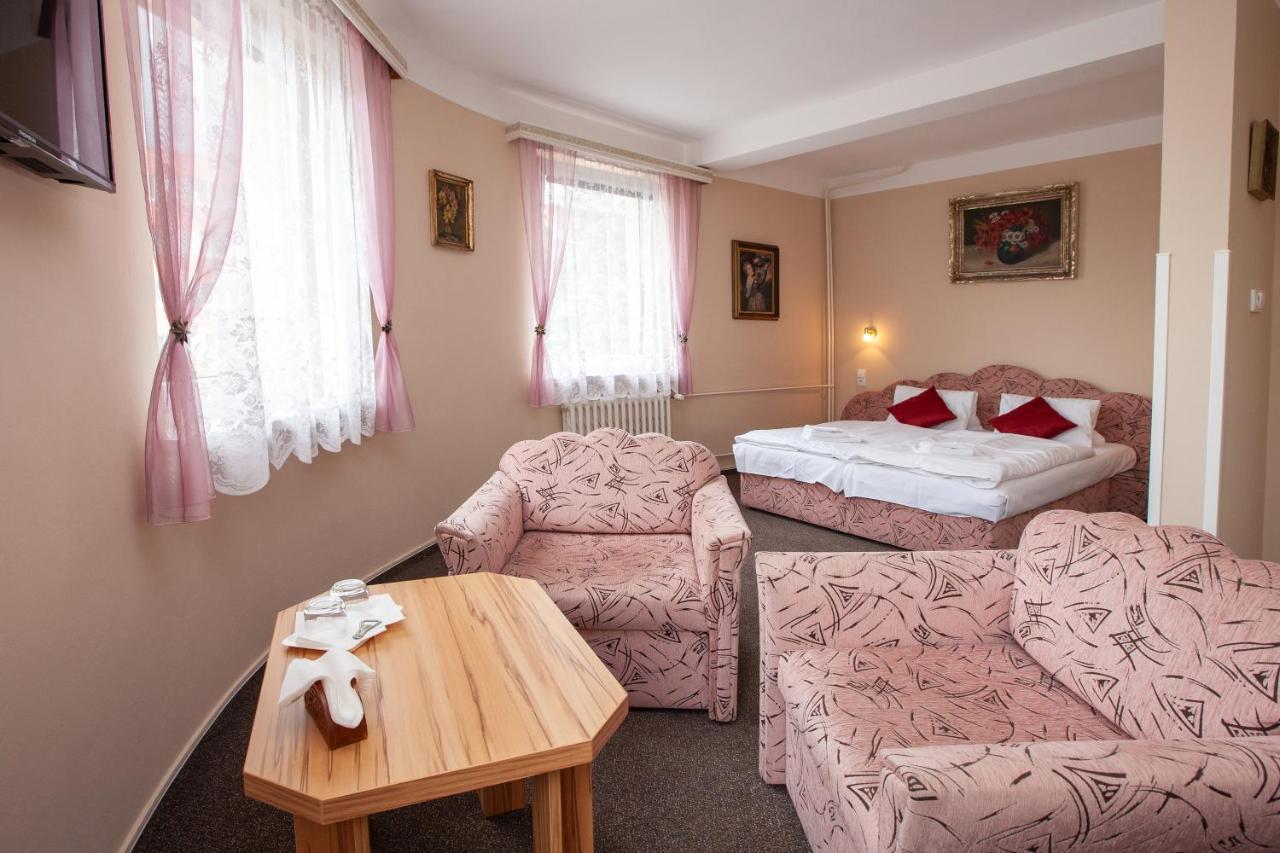 Hotel Stella Plzeň Esterno foto