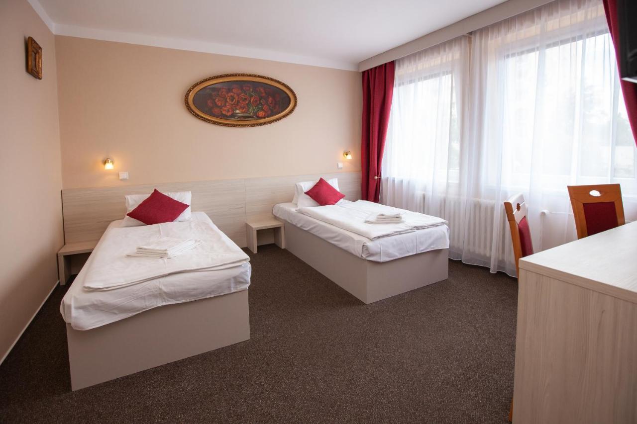 Hotel Stella Plzeň Esterno foto