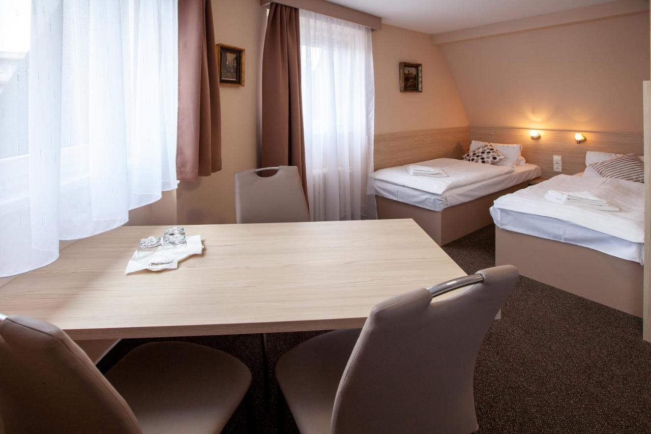 Hotel Stella Plzeň Esterno foto