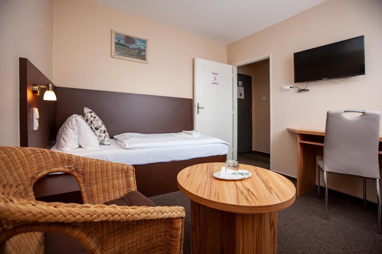Hotel Stella Plzeň Esterno foto