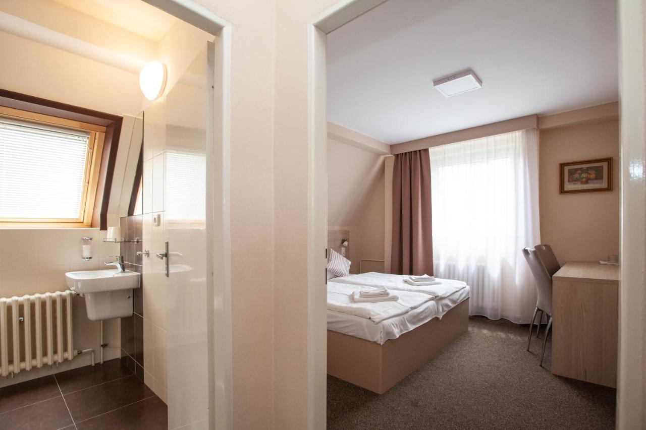 Hotel Stella Plzeň Esterno foto
