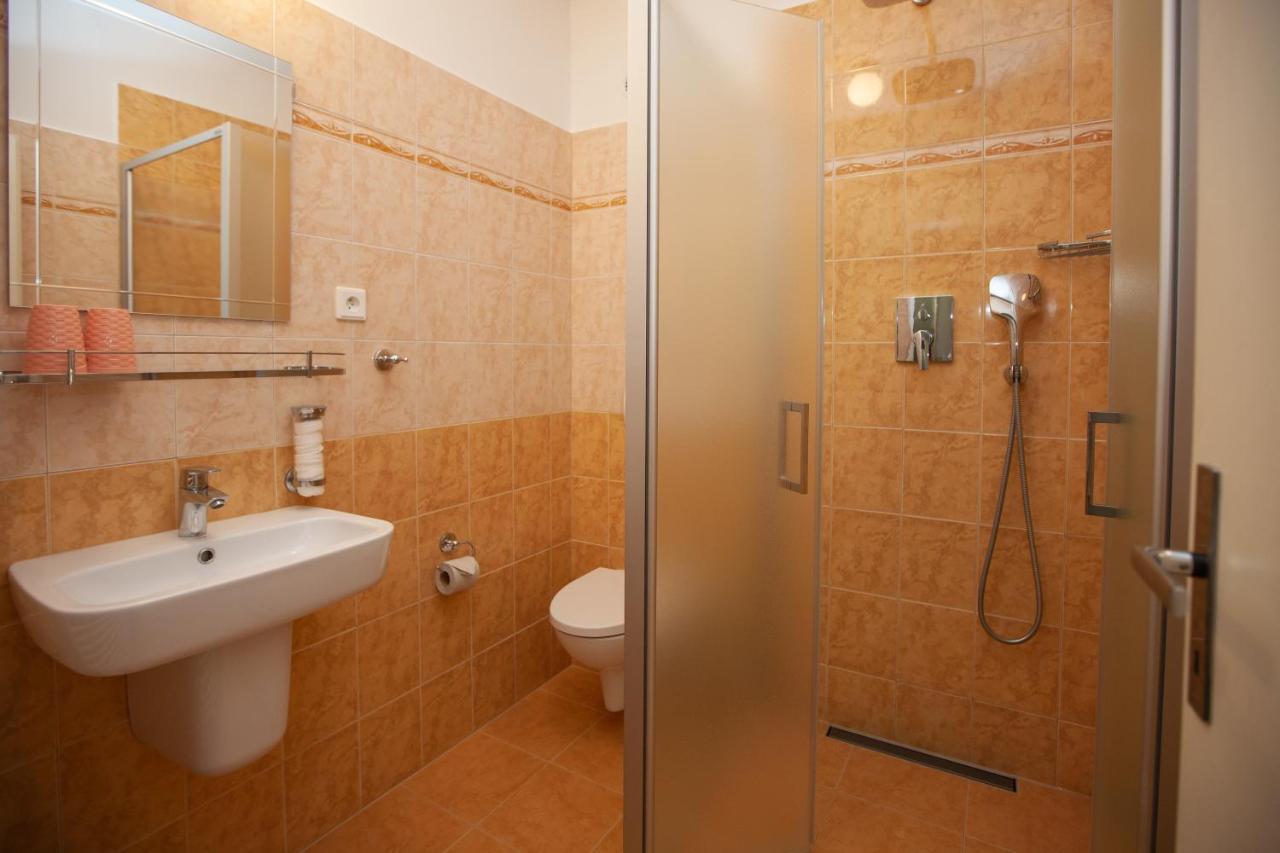 Hotel Stella Plzeň Esterno foto