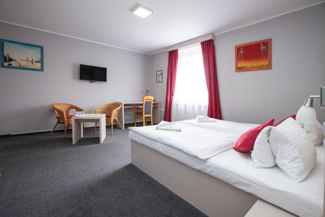Hotel Stella Plzeň Esterno foto