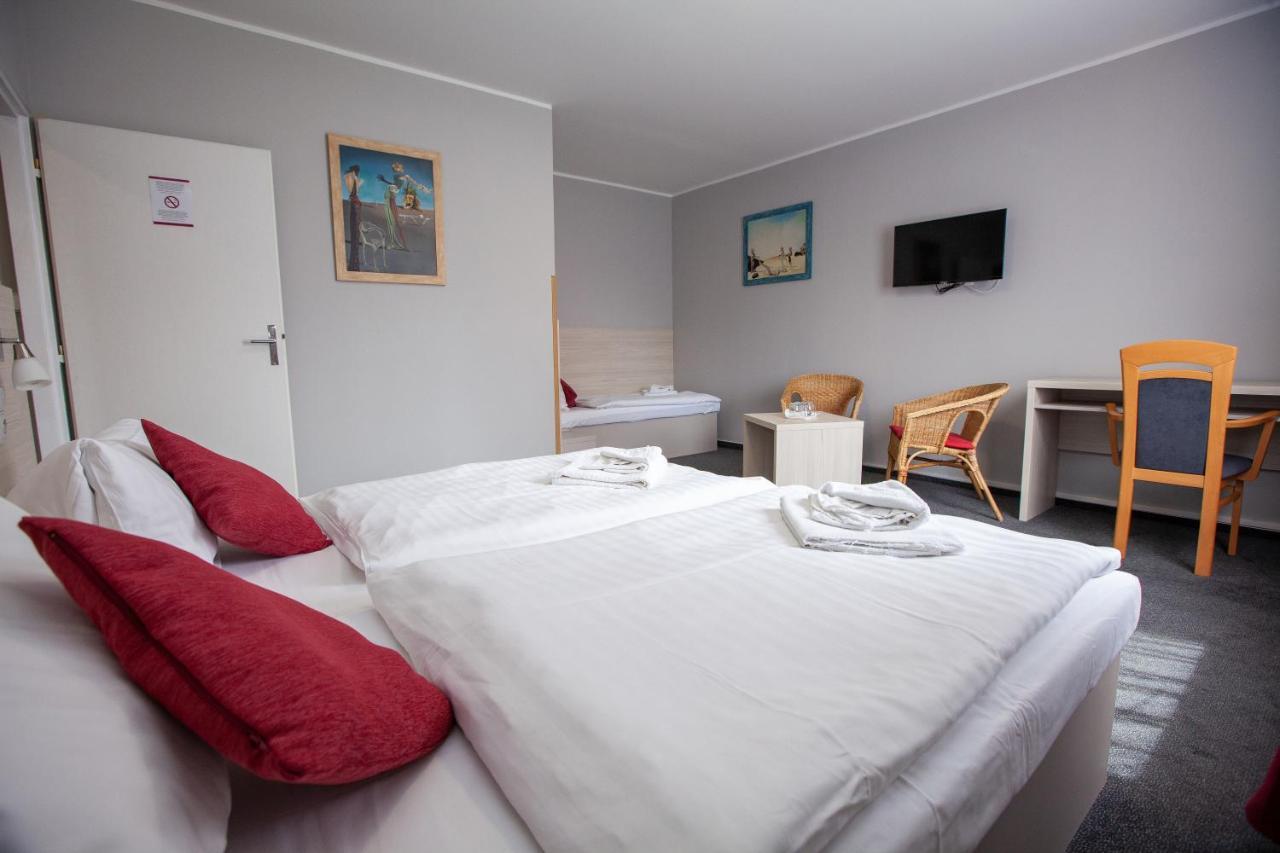 Hotel Stella Plzeň Esterno foto