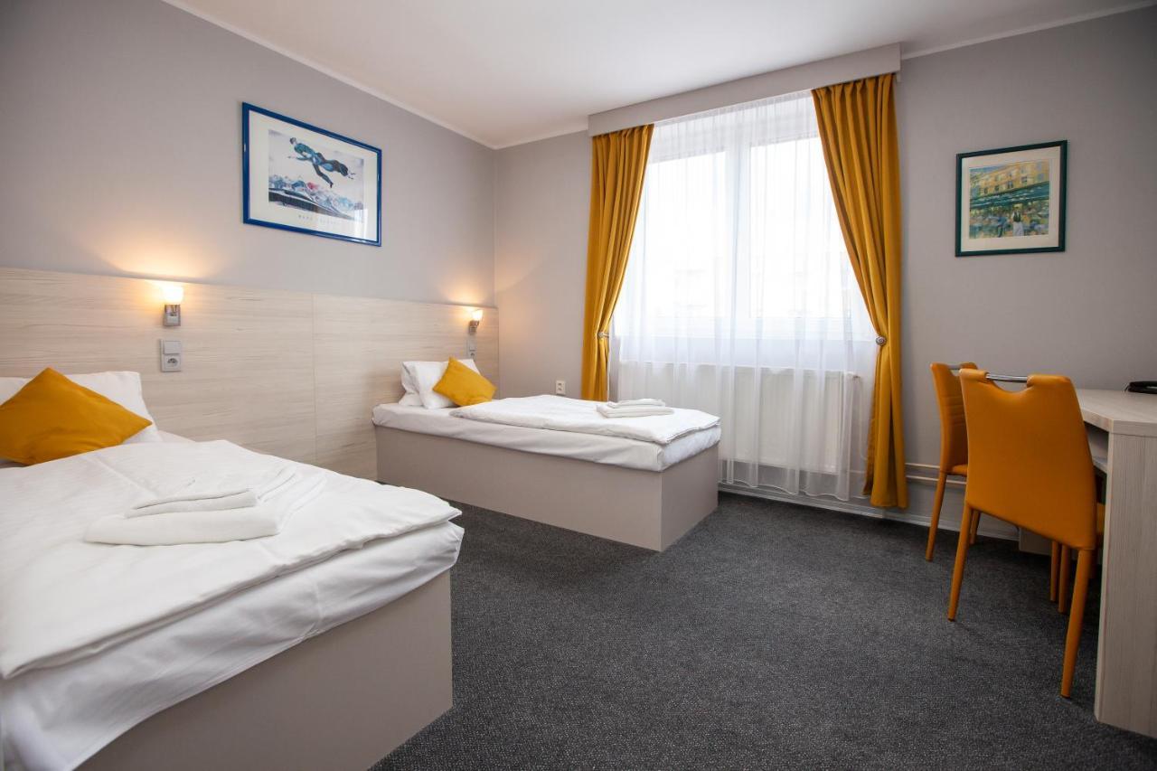 Hotel Stella Plzeň Esterno foto